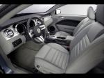 Ford Mustang V6 2005 года